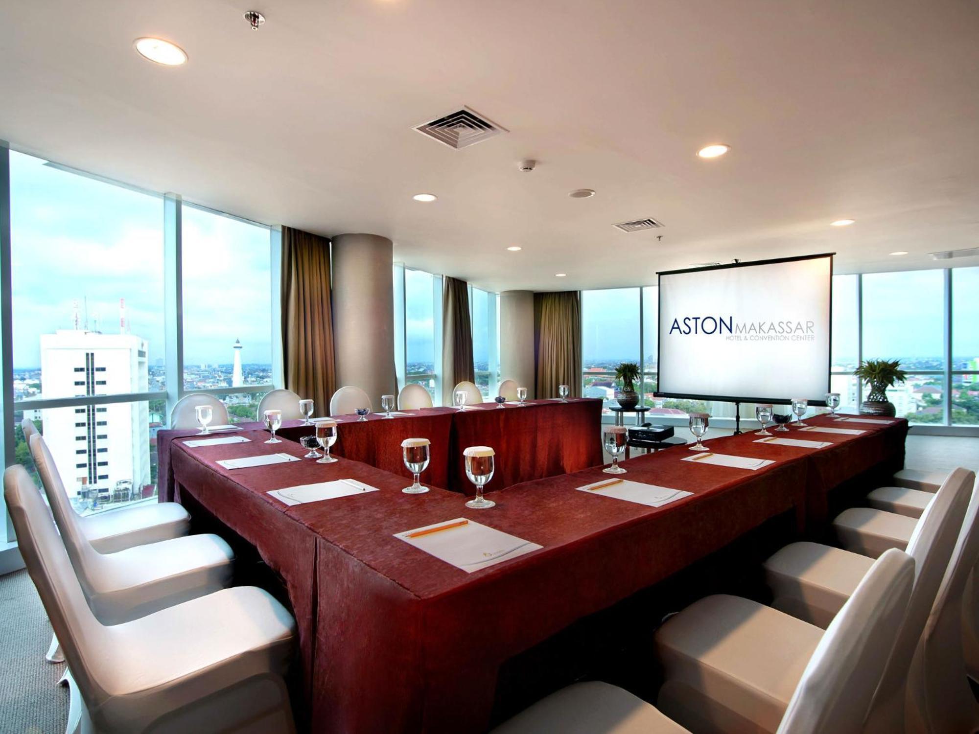 Aston Makassar Hotel & Convention Center Eksteriør billede