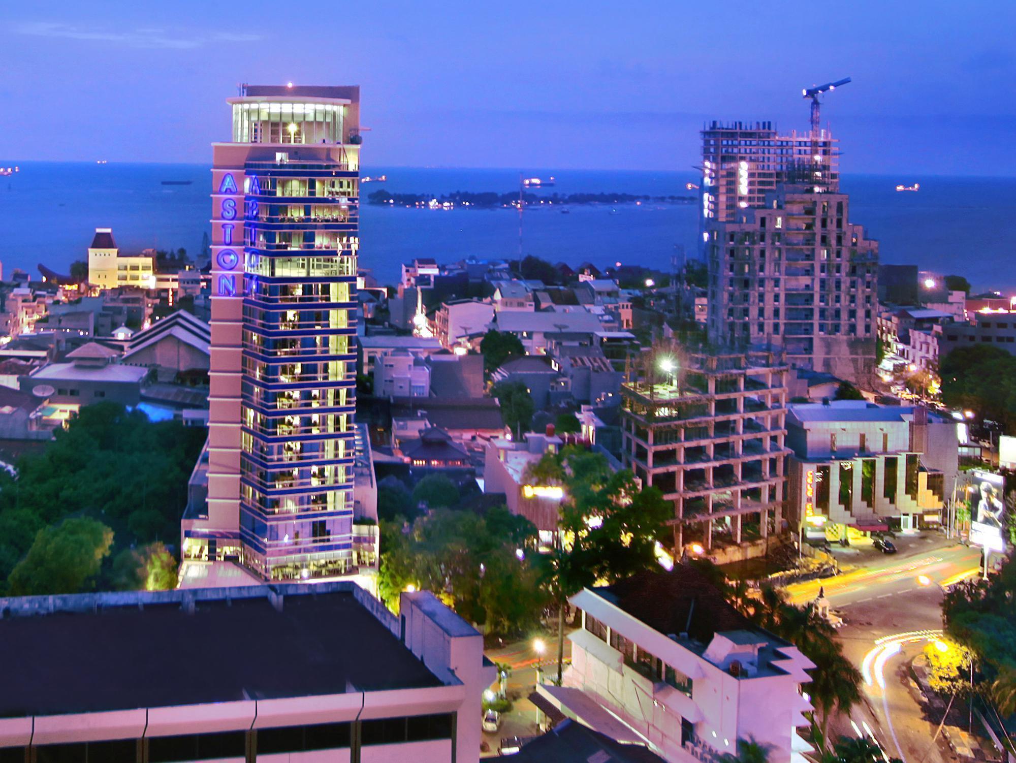 Aston Makassar Hotel & Convention Center Eksteriør billede